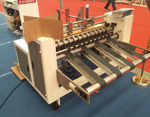 China Automatische Golfkarton het Maken Machine/Kartondoos om het Inlassen van Machine te verdelen leverancier